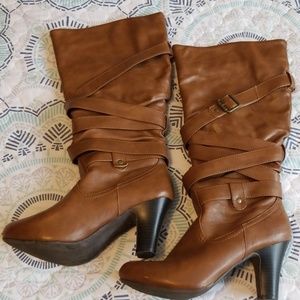 Camel belt heeled boots